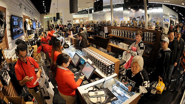 lakers store staples center